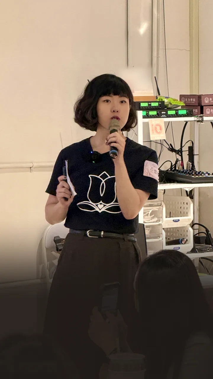 雪能在交流會台上分享「被封鎖？對我來說是家常便飯」