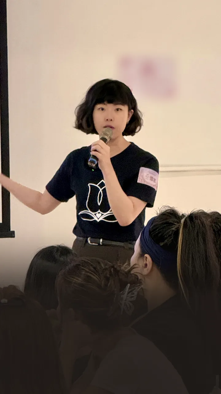 雪能在交流會台上分享「私人 LINE 不夠用嗎？官方 LINE 的四個重點」